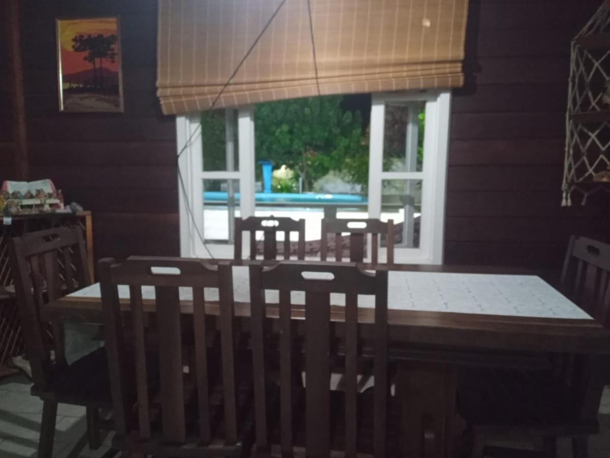 Casa de férias Linda Casa Com Piscina Em *
