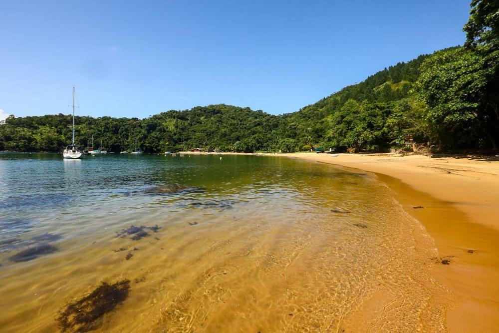 Linda Casa Com Piscina Em