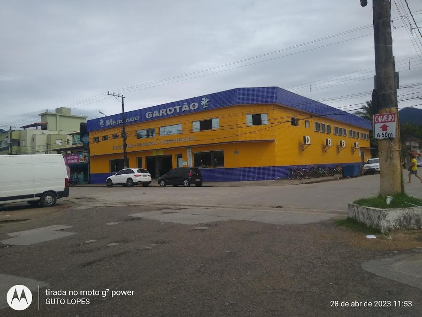 Linda Casa Com Piscina Em *